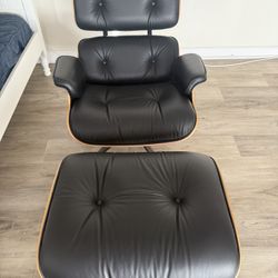 Herman Miller Eames lounge chair ottoman #2109 leather classic black walnut wood case 2012