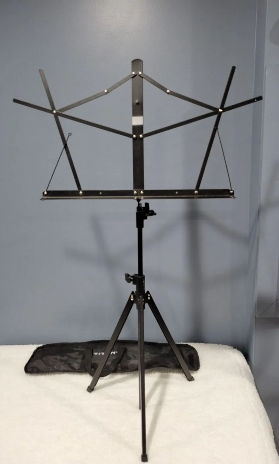 Titan Folding Music Stand with Carrying Bag Black TMS25-BLK