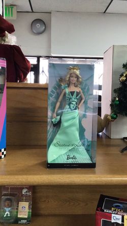 Barbie Statue of Liberty Dolls of the World Landmark Collection Pink Label Mattel