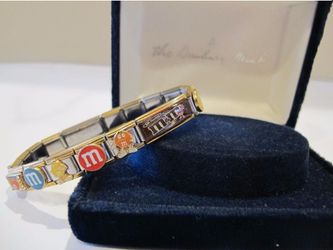 🤩💰🔥💲💛VINTAGE M&M’s 3-Piece Collector’s Bundle – Pandora Charm & Wallet Price: $300
