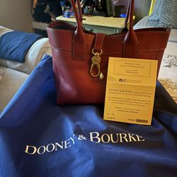 Dooney And Bourke Purse