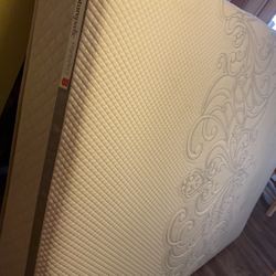 GRATIS!!!! QUEEN MATTRESS !!!