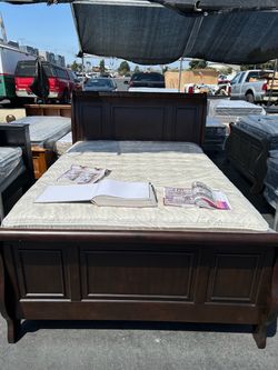 Queen cheery bed with pillow top hybrid mattress set