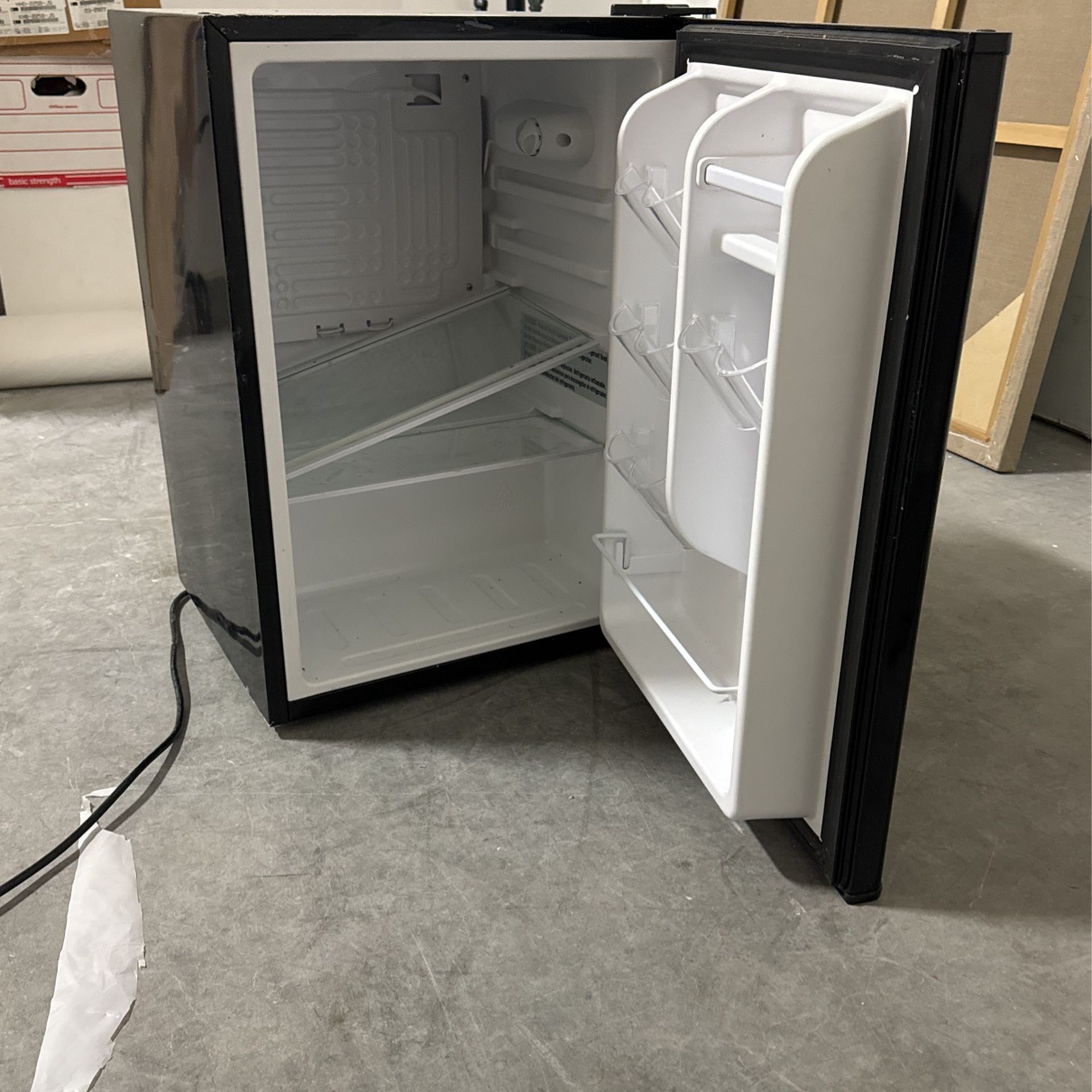 Insignia Mini Fridge for Sale in San Francisco, CA OfferUp