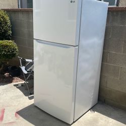 White Refrigerator LG