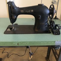 Vintage Singer Industrial Sewing Machine from 1929