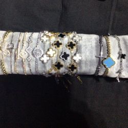 Bracelets 