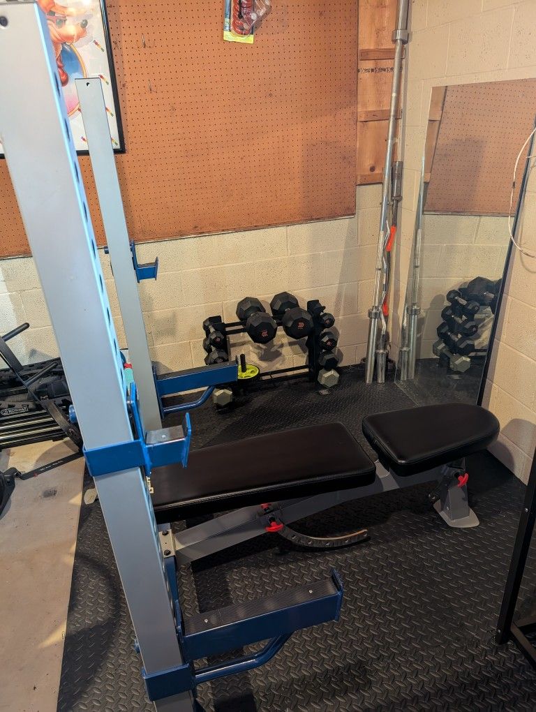 Weightlifting Equipment! Priced To Sell! Make Offer!