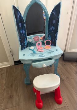 Frozen Elsa makeup vanity table with chair and makeup set