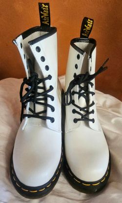 Dr. Martens 1460 8 eye boots
