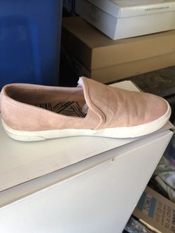 DV brand shoes