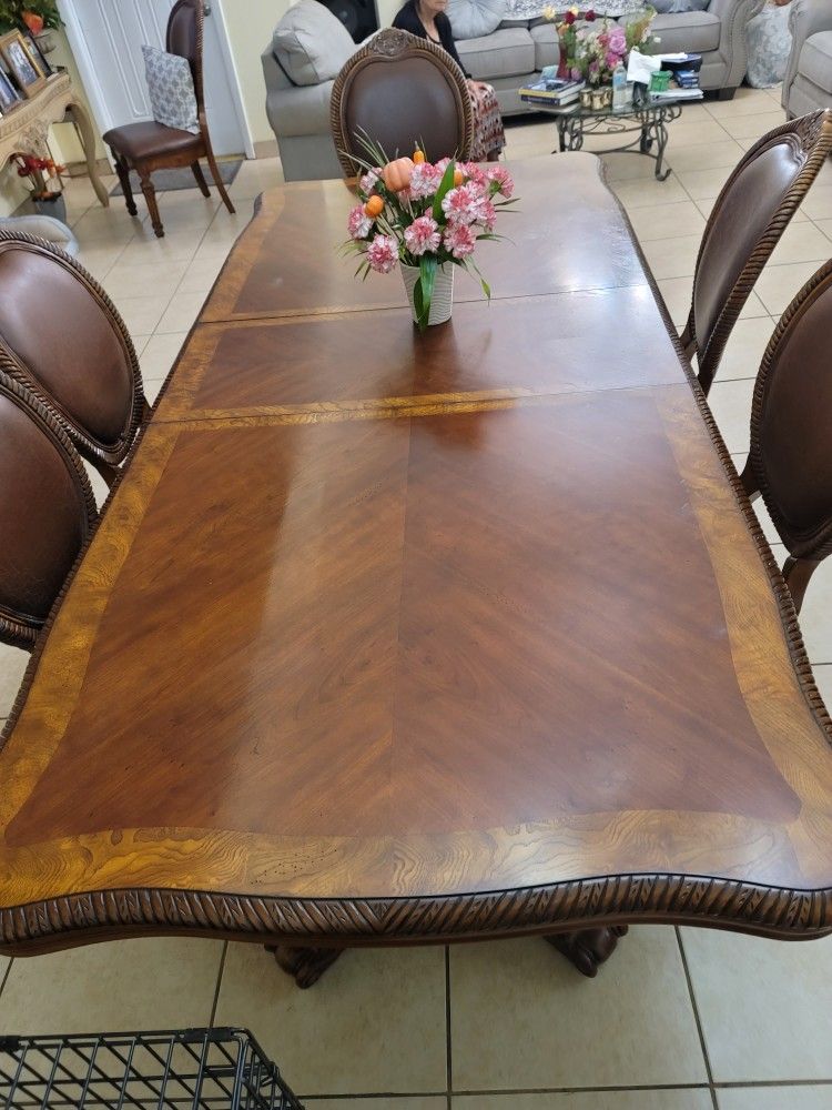 Nice High End Wood Table & Chairs