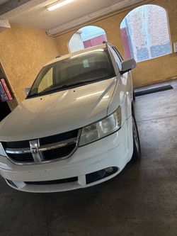 Dodge Journey SUV White