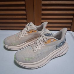 Hoka Clifton 9 Vanilla / Astral Women's Running Shoe * Size: 5.5B