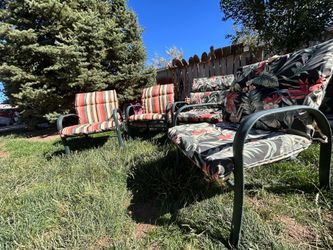 Sturdy lightly used outdoor cushioned chairs