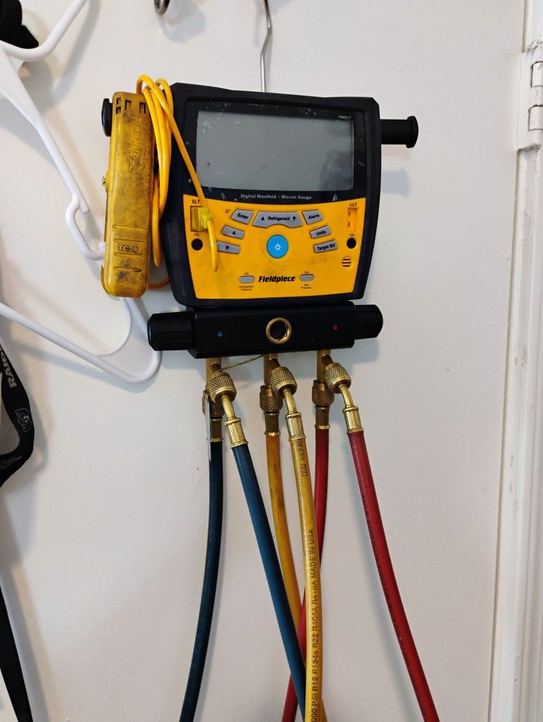 Digital Refrigerant Gauges
