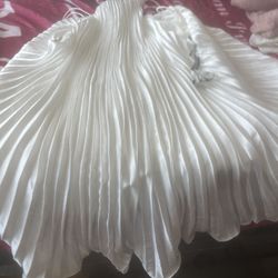 ML Monique Lhuillier white pleated dress