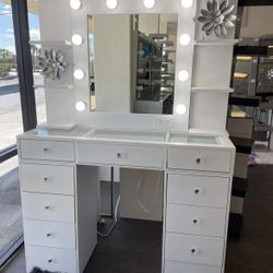 White Vanity w/Lights and Drawers and 2 Towers (Included a Free Stool White or Black)  FREE DELIVERY  👍90 days FREE FINANCING ❗NO CREDIT CHECK❗ 
