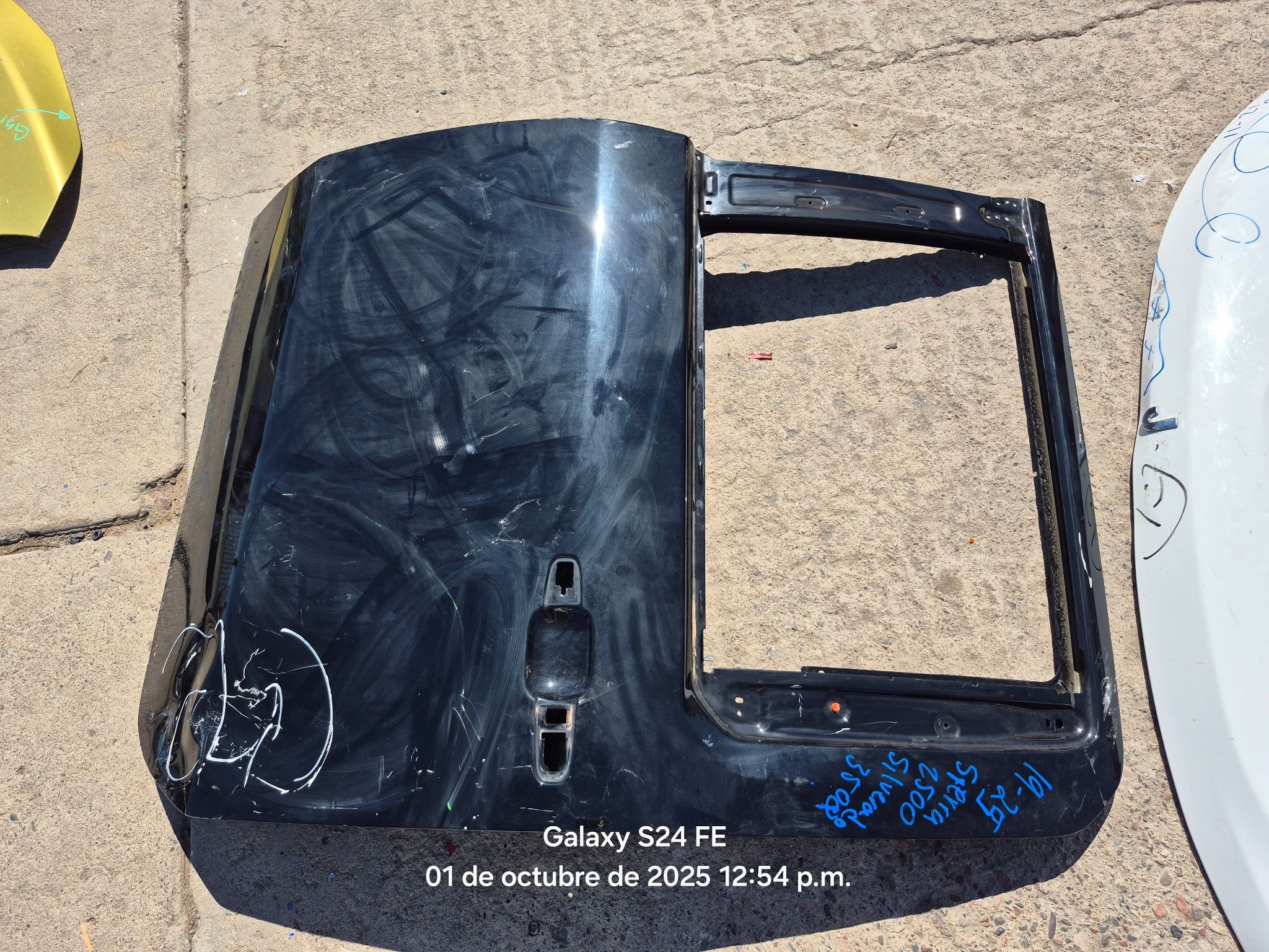 Gmc Sierra Chevy Silverado 2500 Left Rear Door Oem