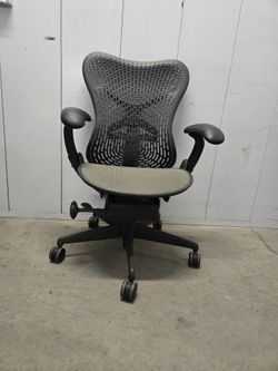 Herman Miller Mirra m Ergonomic Task Chair s$250