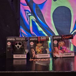🩸 KIDROBOT HORROR COLLECTIBLE FIGURE LOT – GHOSTFACE, LEATHERFACE & CARRIE
