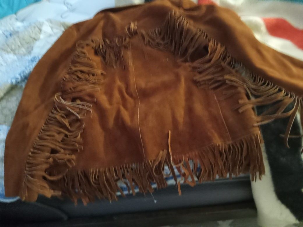 MENS LEATHER WESTERN COAT, LIKE BRAND NEW, WORE ABOUT 10 TIMES, I PAID $ 379.00 FOR IT, I'M ASKING $200.00 OR OBO