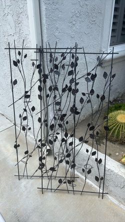 Used decorative trellis (2) set