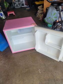 Personal room refrigerator pink