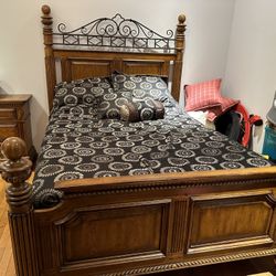 6 Piece Solid Wood Queen Bedroom Set