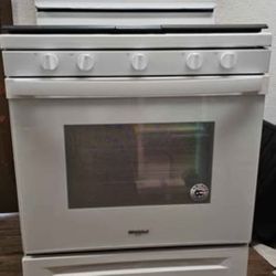 🔥 Like-New Whirlpool Gas Convection Oven - $499 (Retail $1,149)!