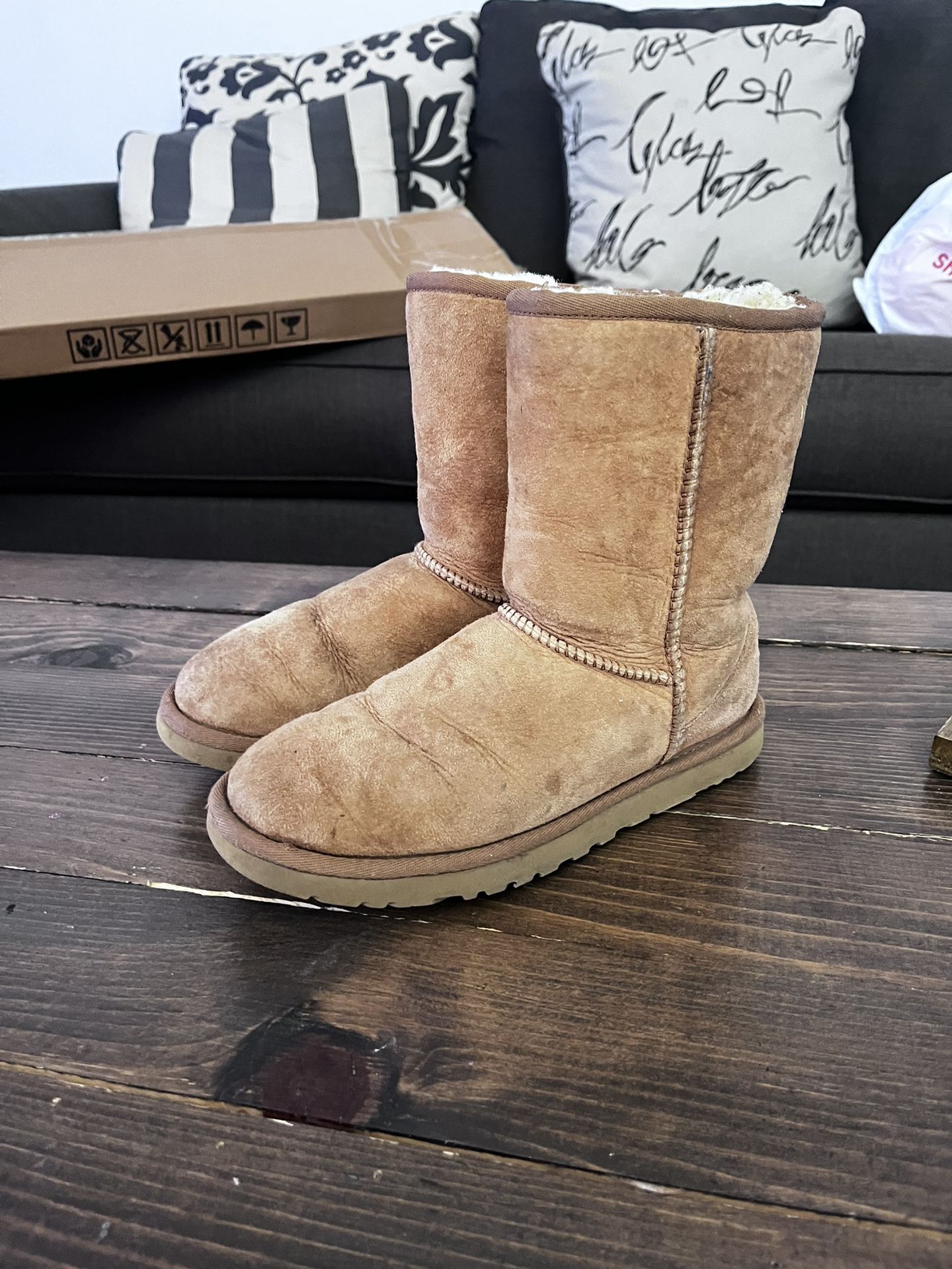 Uggs Size 4