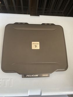 Pelican 1065 Hard keys for 10 inch iPad tablet