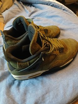 Jordan 4 olive green. Men size 11.5