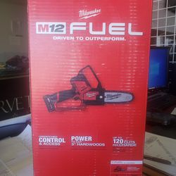 Milwaukee M12 Fuel Mini Chainsaw Kit