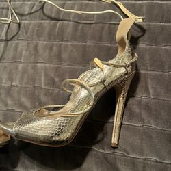 Gold Heels Size 6