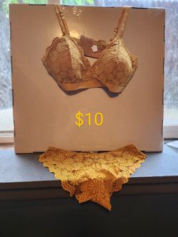 Size Medium Bra N Panty Set