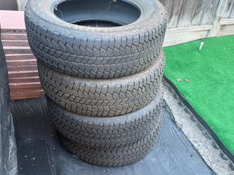 265-70-r20 Bridgestone AT like new