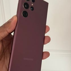 Samsung Galaxy S22 Ultra  , Unlocked   for all Company Carrier ,  Excellent Condition Like New 