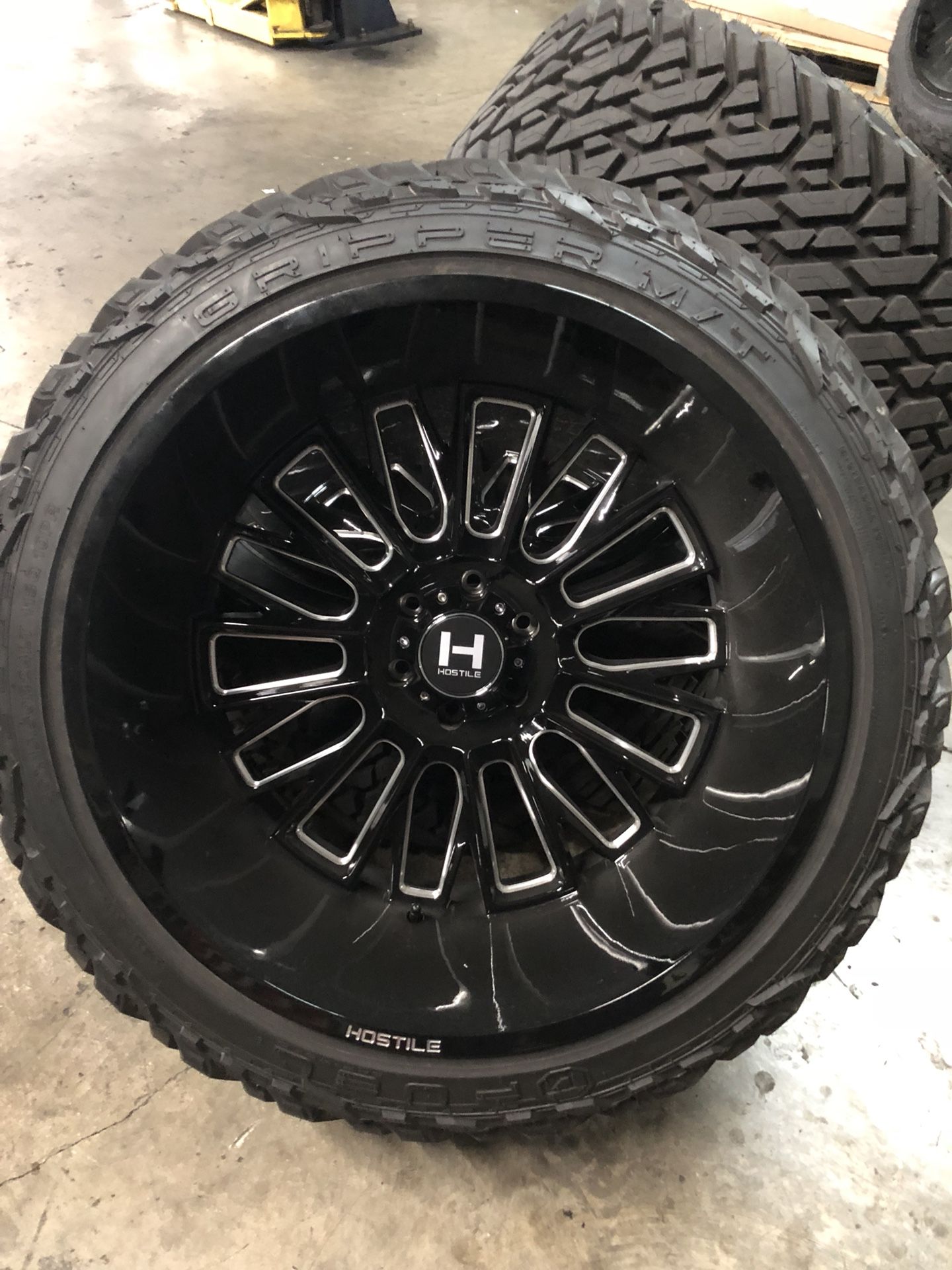 24x14 wheels