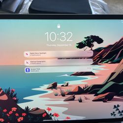 iPad Pro 5 Gen With Apple Keyboard 