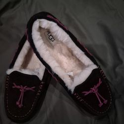 Women's  (UGGS)  Black Dakota Moccasins