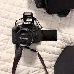 Canon EOS Rebel T7i Camera Bundle – Excellent Condition