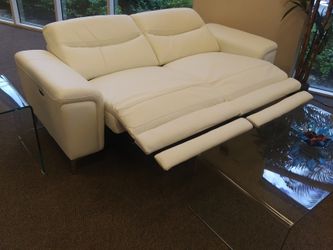 Leather Power recliner love seat downpay$50 now