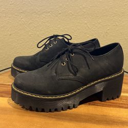 Dr. Martens Shriver Low Platforms 