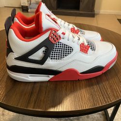 Jordan Retro 4 Fire Red Men’s Size 10 (New)