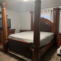 Cal King Size Bed & Dressers