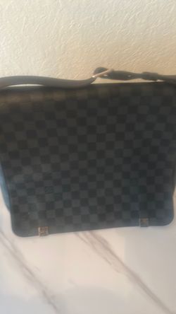 LOUIS VUITTON Damier Graphite District GM Men Messenger Bag