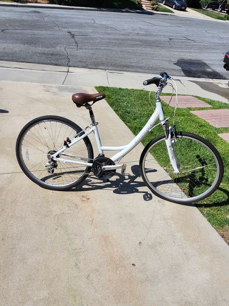 Woman's North Rock Bike