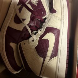 Women Air Jordan 1 MID SE Size 8