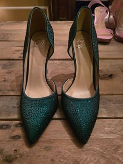 Excellent sz 8 Women's Green rinestones high heels